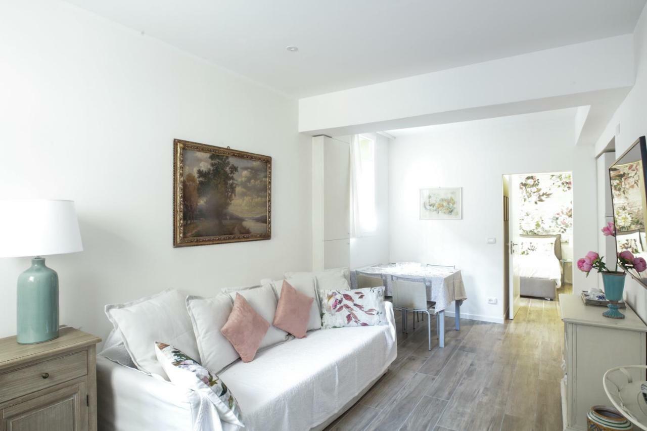 Charming And Cosy *